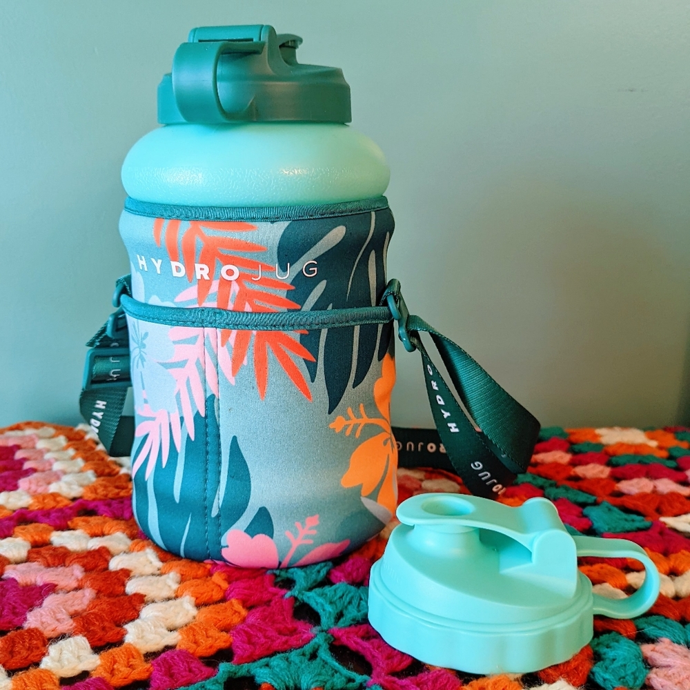 ISLAND FLORAL HYDROJUG SET ( Straw + Extra Lid Included )
